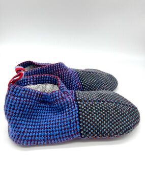 Bombas Women’s Gripper Slipper Woven Socks Medium Red Blue & Green Multi
